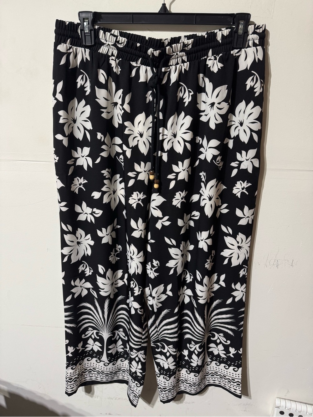 Black Wide-Leg Floral Print Pants